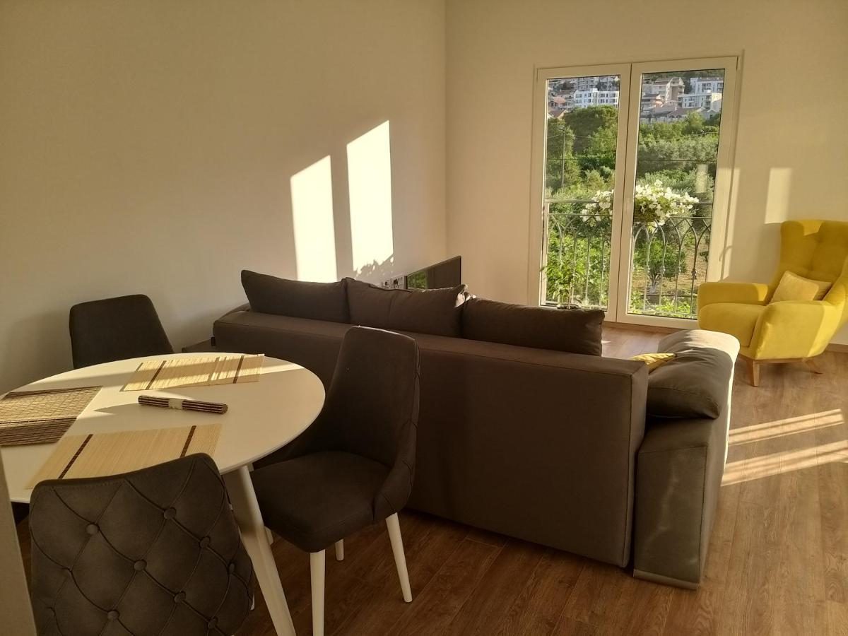 Appartement Petivat Gardens Extérieur photo