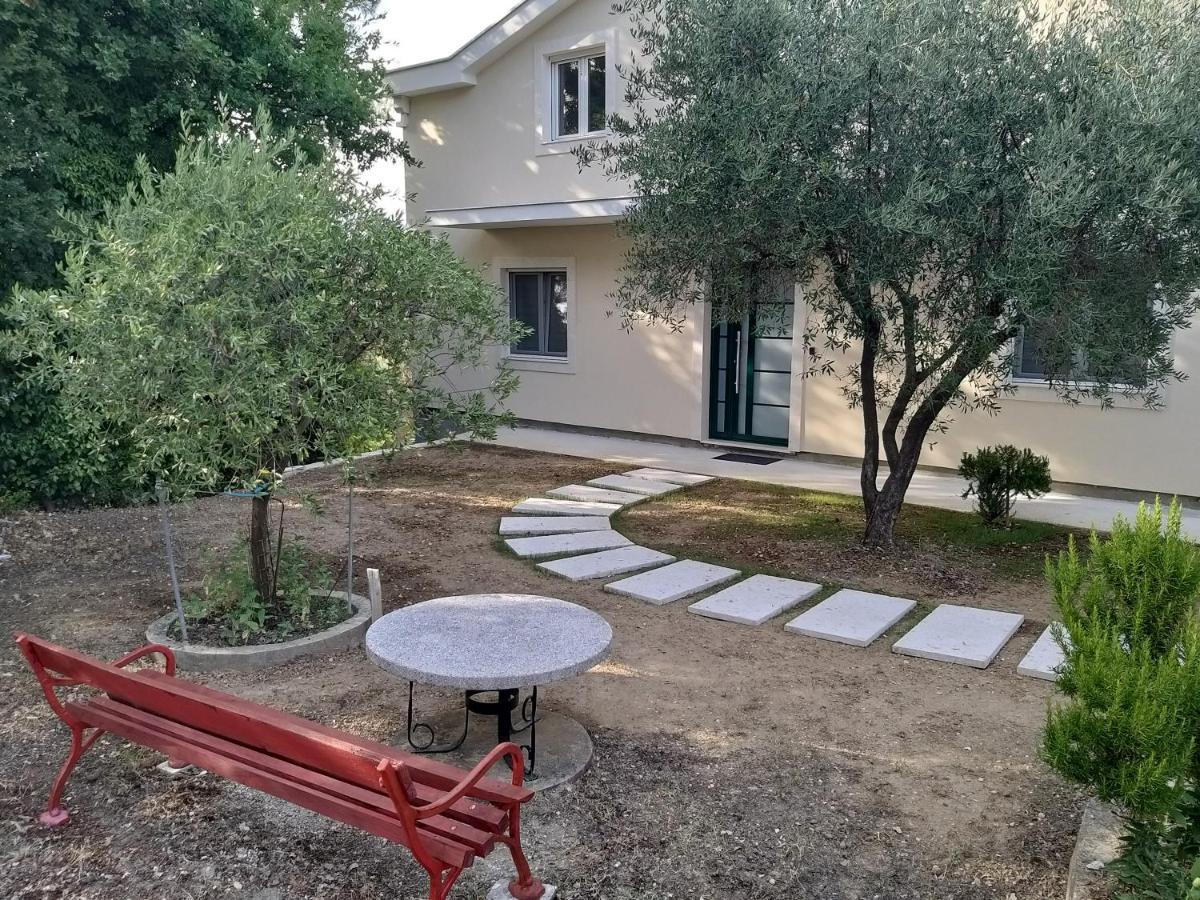 Appartement Petivat Gardens Extérieur photo