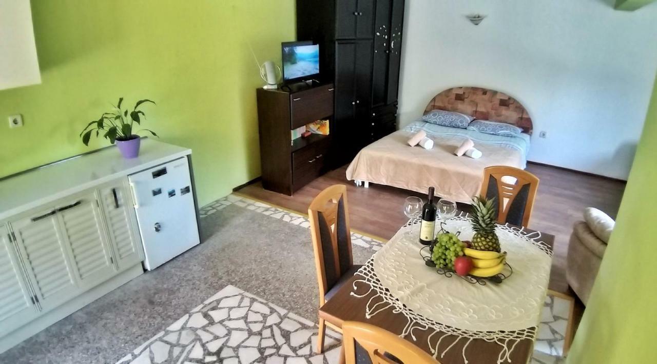 Appartement Petivat Gardens Extérieur photo